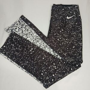 Nike Dri-Fit Women's One Legend Pant Athletic Yoga Leggings Small Black White